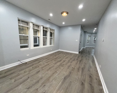 7724 S Essex Avenue - Photo Thumbnail 7