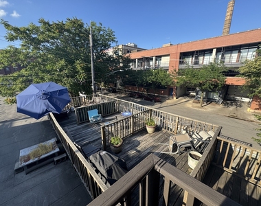 1344 N North Park Avenue - Photo Thumbnail 1