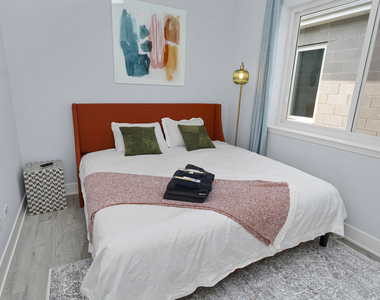 1358 S Fairfield Avenue - Photo Thumbnail 11