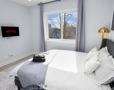 1358 S Fairfield Avenue - Photo Thumbnail 15