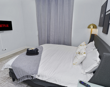 1358 S Fairfield Avenue - Photo Thumbnail 17