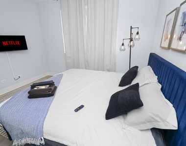 1358 S Fairfield Avenue - Photo Thumbnail 20