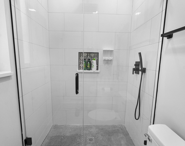 1358 S Fairfield Avenue - Photo Thumbnail 23