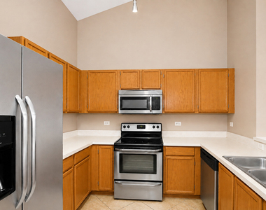 1623 Silverstone Drive - Photo Thumbnail 7
