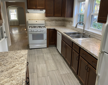 3136 N Paulina Street - Photo Thumbnail 2