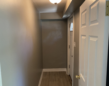 3136 N Paulina Street - Photo Thumbnail 6