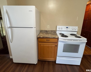 1736 Davie Street - Photo Thumbnail 6