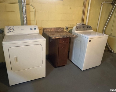 1736 Davie Street - Photo Thumbnail 13