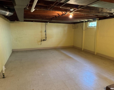 1736 Davie Street - Photo Thumbnail 12