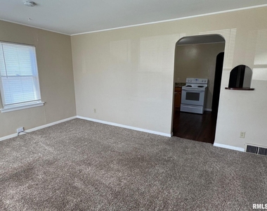1736 Davie Street - Photo Thumbnail 2