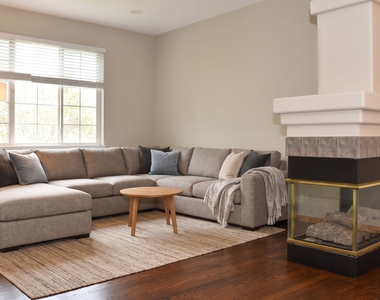3467 Ravinia Circle - Photo Thumbnail 4