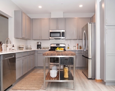 3467 Ravinia Circle - Photo Thumbnail 2