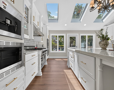 3825 Maple Avenue - Photo Thumbnail 4
