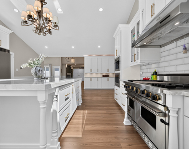 3825 Maple Avenue - Photo Thumbnail 6