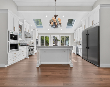 3825 Maple Avenue - Photo Thumbnail 2