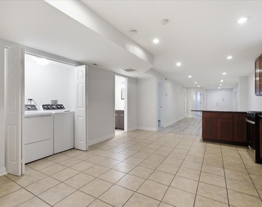 3528 W Shakespeare Avenue - Photo Thumbnail 4