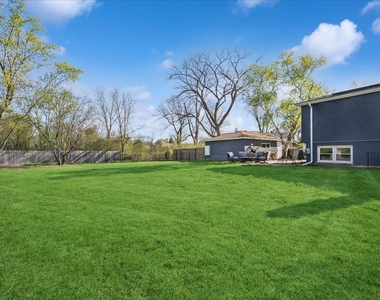 1230 Greenwood Court - Photo Thumbnail 4