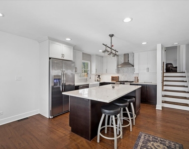 1230 Greenwood Court - Photo Thumbnail 12