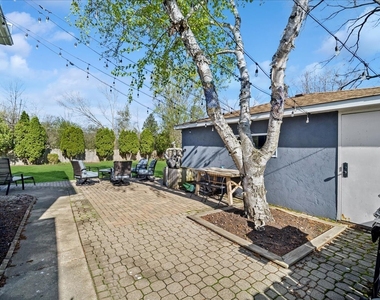 1230 Greenwood Court - Photo Thumbnail 2