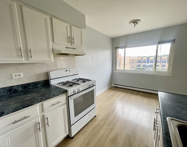 8635 W Foster Avenue - Photo Thumbnail 5