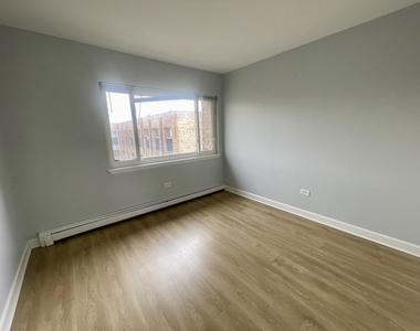8635 W Foster Avenue - Photo Thumbnail 15