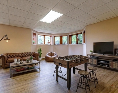 5420 Belmont Court - Photo Thumbnail 15