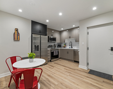 7109 N Western Avenue - Photo Thumbnail 6