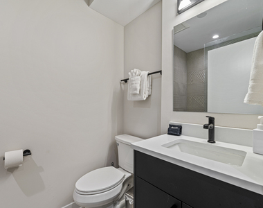 7109 N Western Avenue - Photo Thumbnail 14