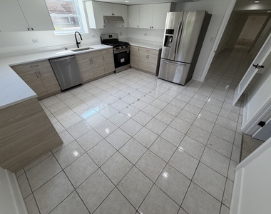 9033 Ewing Avenue - Photo Thumbnail 10