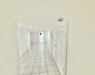 9033 Ewing Avenue - Photo Thumbnail 5