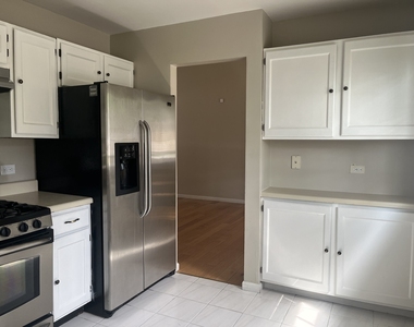 1208 Duke Court - Photo Thumbnail 5