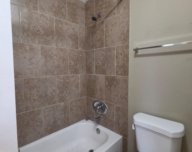 9007 Glen Shadow Drive - Photo Thumbnail 18