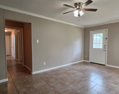 9007 Glen Shadow Drive - Photo Thumbnail 11