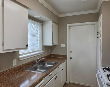 9007 Glen Shadow Drive - Photo Thumbnail 7