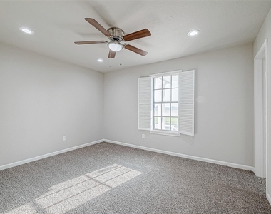 3102 Glenn Lakes Lane - Photo Thumbnail 33