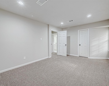 3102 Glenn Lakes Lane - Photo Thumbnail 22