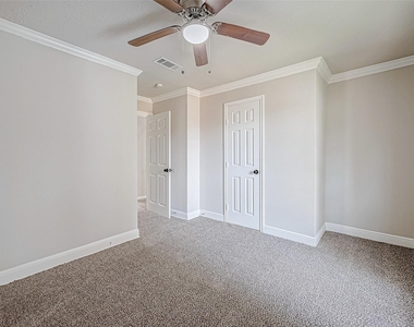 3102 Glenn Lakes Lane - Photo Thumbnail 24
