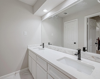 3102 Glenn Lakes Lane - Photo Thumbnail 23