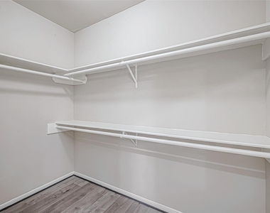 3102 Glenn Lakes Lane - Photo Thumbnail 44