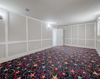 3102 Glenn Lakes Lane - Photo Thumbnail 16