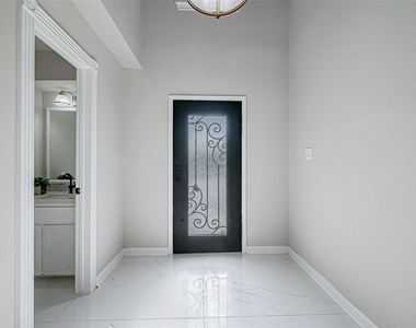 3102 Glenn Lakes Lane - Photo Thumbnail 2