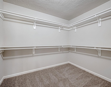 3102 Glenn Lakes Lane - Photo Thumbnail 32