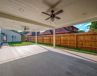 3102 Glenn Lakes Lane - Photo Thumbnail 46