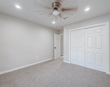 3102 Glenn Lakes Lane - Photo Thumbnail 17
