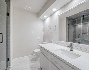3102 Glenn Lakes Lane - Photo Thumbnail 37
