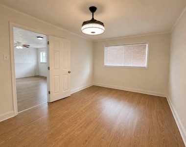 5526 Stonewall Street - Photo Thumbnail 8