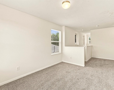 1014 Hummingbird Point Lane - Photo Thumbnail 14