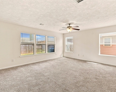 1014 Hummingbird Point Lane - Photo Thumbnail 6