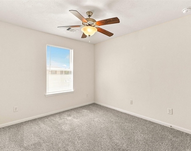 1014 Hummingbird Point Lane - Photo Thumbnail 24