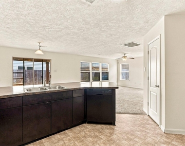 1014 Hummingbird Point Lane - Photo Thumbnail 12
